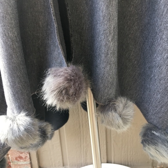 HOST PICK❤️Andrew Marc poncho wrap cape - Picture 4 of 8